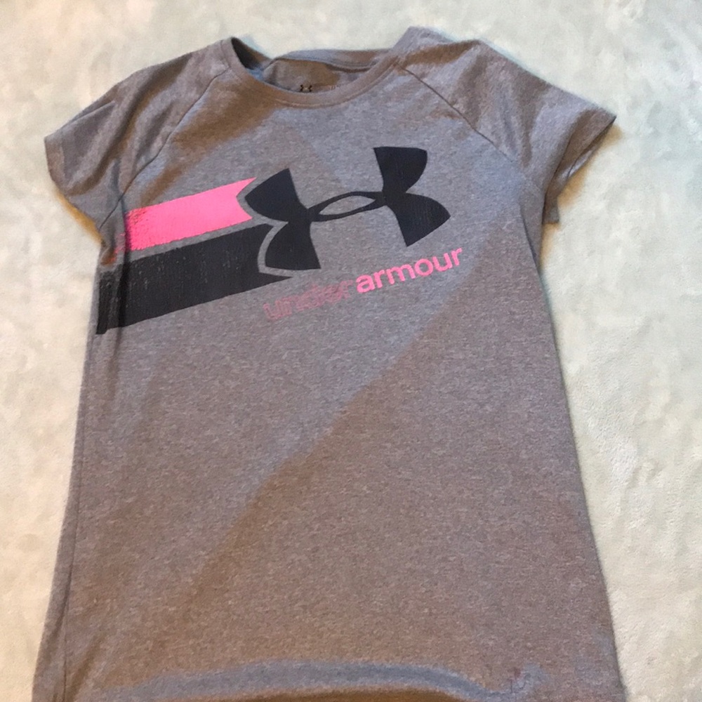 UnderArmour athletic tee